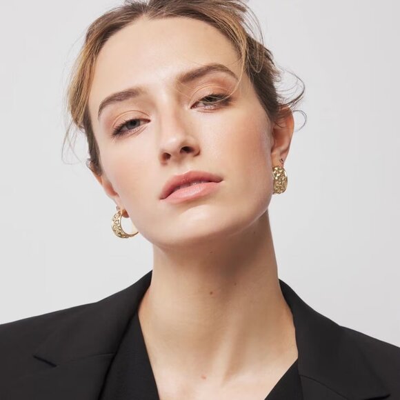 WHBM Quilted Gold Hoop Earrings Stud - Picture 2 of 5